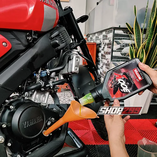 NHỚT MOTUL 300V 10W40 TEM 3 LỚP NHẬP PHÁP