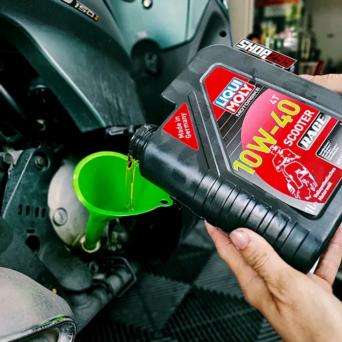 NHỚT XE TAY GA LIQUI MOLY SCOOTER RACE 10W40 - 1L