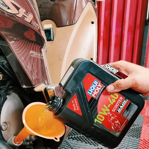 NHỚT XE TAY GA LIQUI MOLY SCOOTER RACE 10W40 - 1L