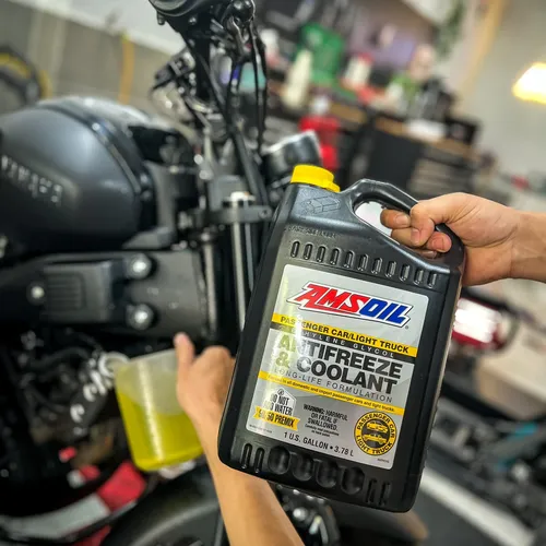 NƯỚC LÀM MÁT AMSOIL PASSENGER CAR & LIGHT TRUCK ANTIFREEZE & COOLANT - 3.78L