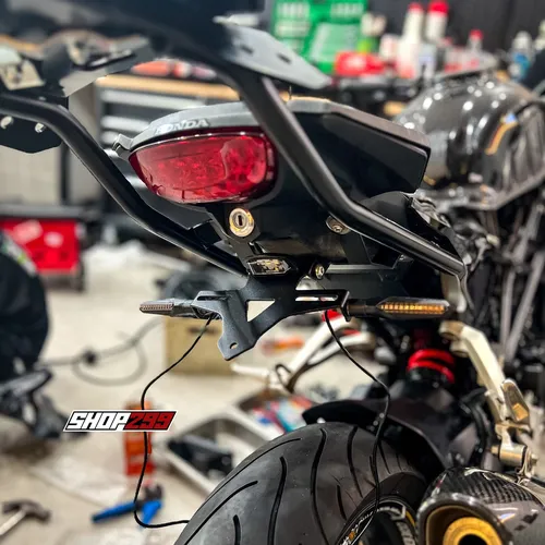 PAD BIỂN SỐ GẬP CHO HONDA CB150R / HONDA CB300R
