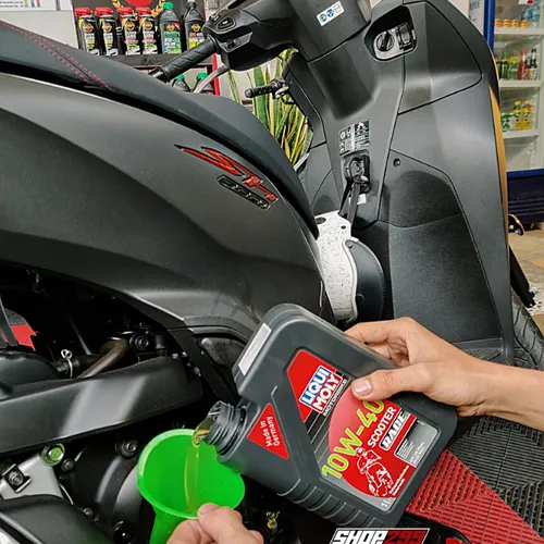 NHỚT XE TAY GA LIQUI MOLY SCOOTER RACE 10W40 - 1L