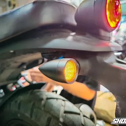 XI NHAN LED LƯỚI NHỌN KIỂU HARLEY - ĐEN