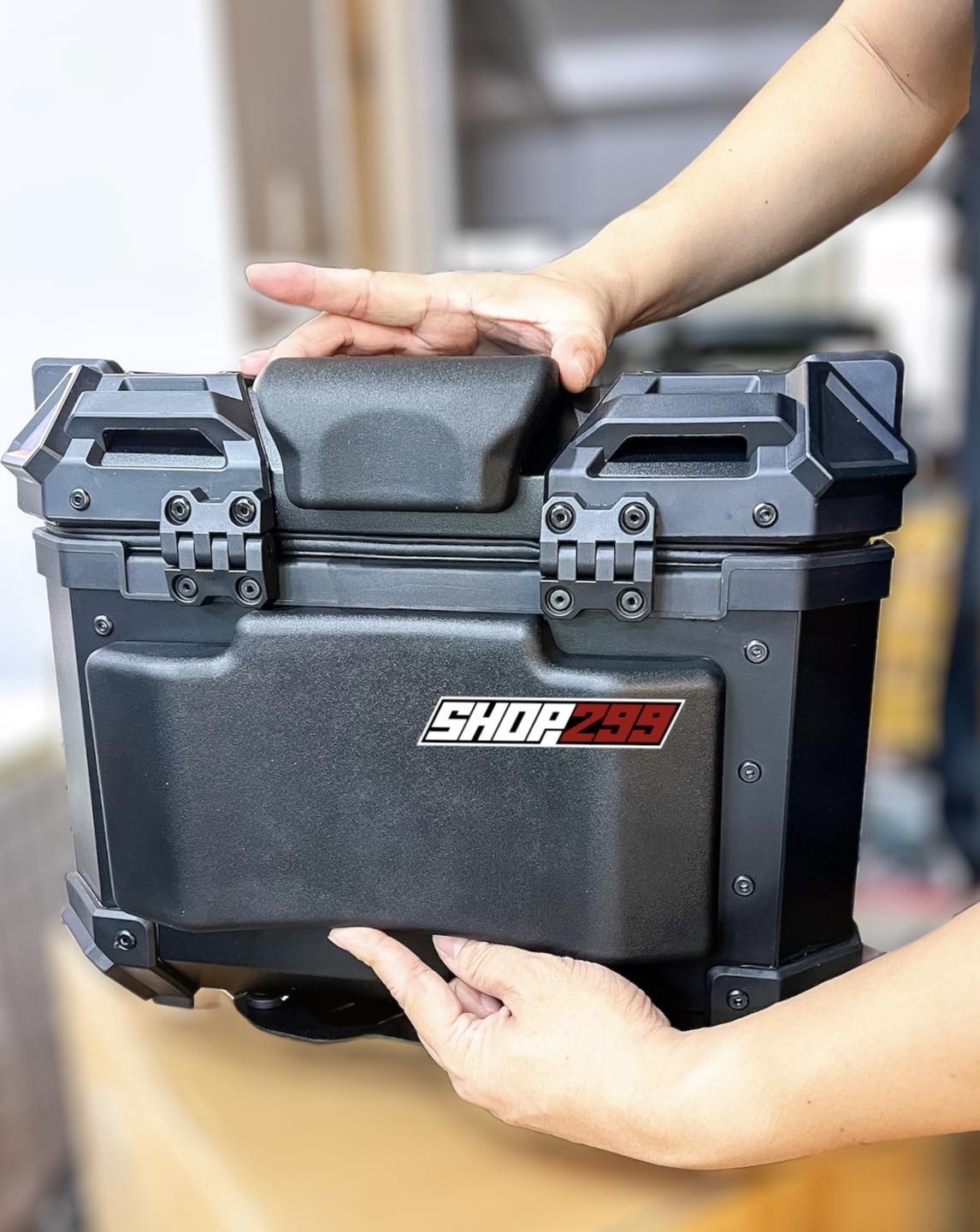 THÙNG NHÔM 36L FULL ĐEN THÙNG NHÔM 36L FULL ĐEN