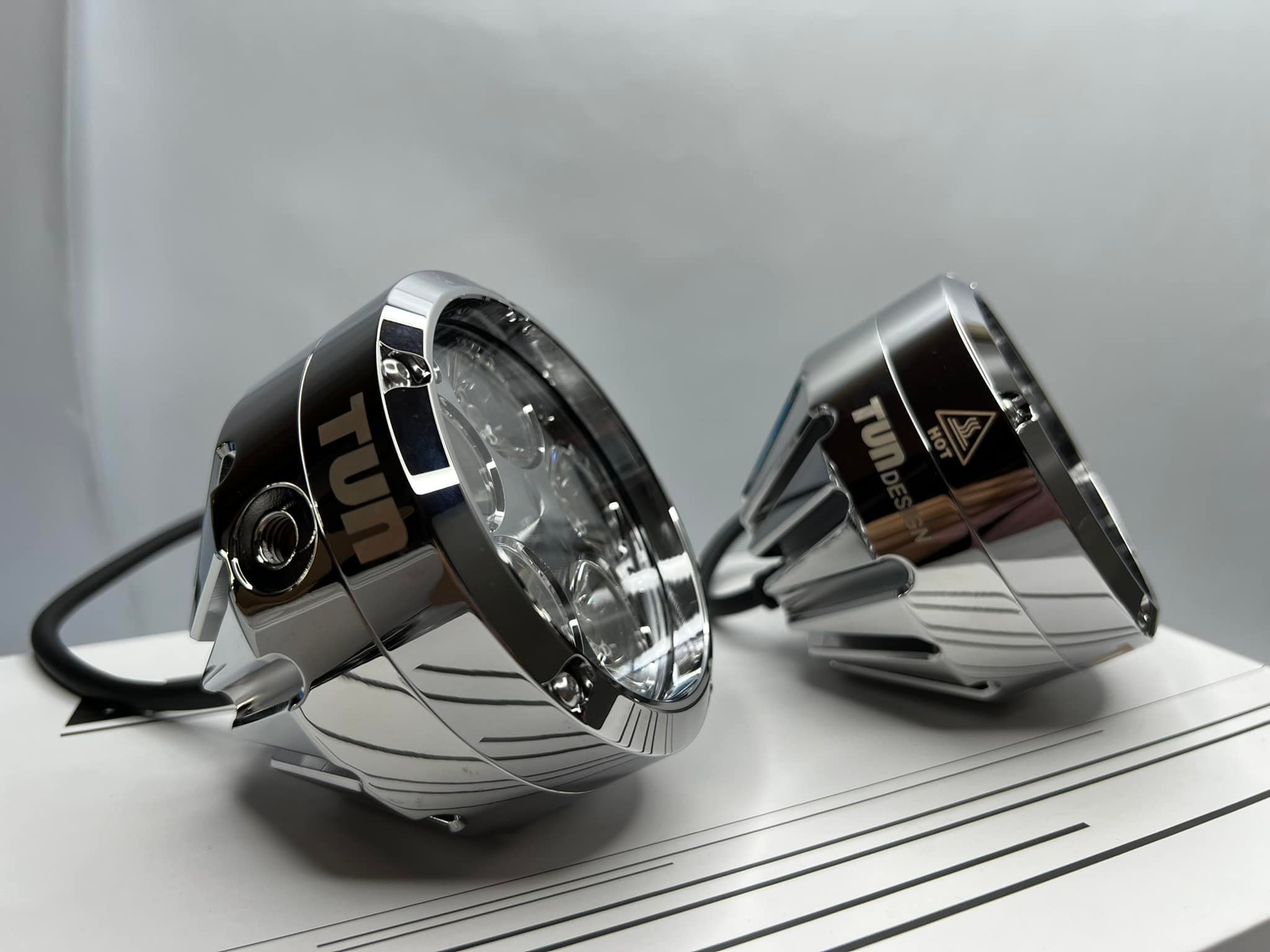 ĐÈN TRỢ SÁNG LED TUN 50C (KÈM BỘ DÂY TUN-11) ĐÈN TRỢ SÁNG LED TUN 50C (KÈM BỘ DÂY TUN-11)