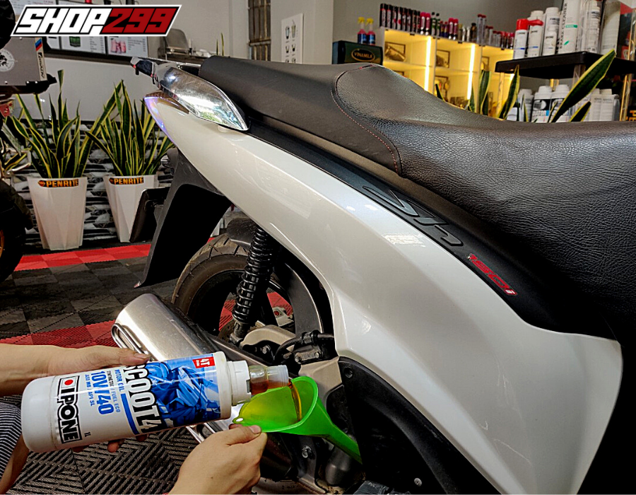 NHỚT TAY GA IPONE SCOOT 4 10W40 1L NHỚT TAY GA IPONE SCOOT 4 10W40 1L