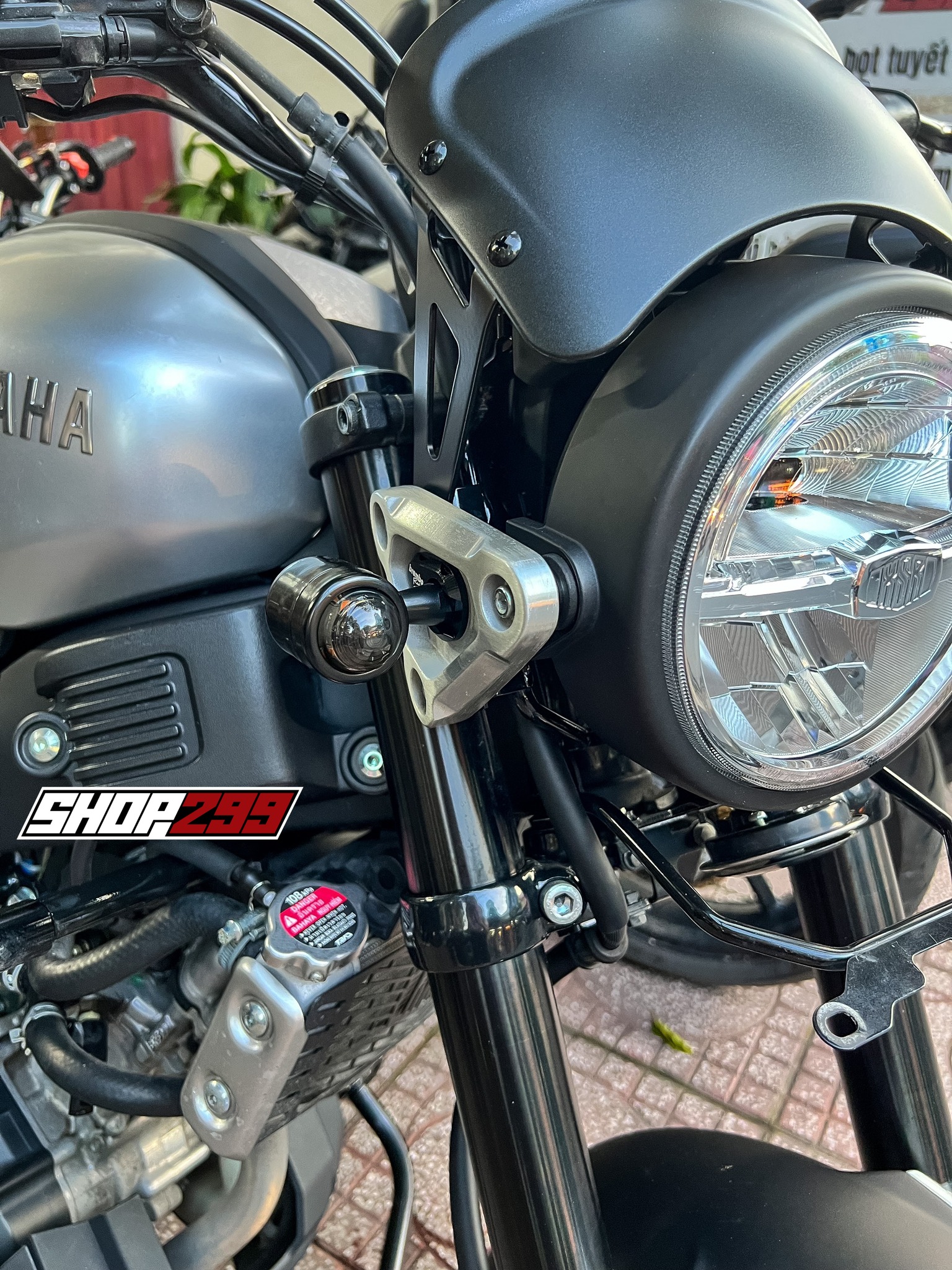 XI NHAN LED KIỂU CLASSIC - ĐEN XI NHAN LED KIỂU CLASSIC - ĐEN