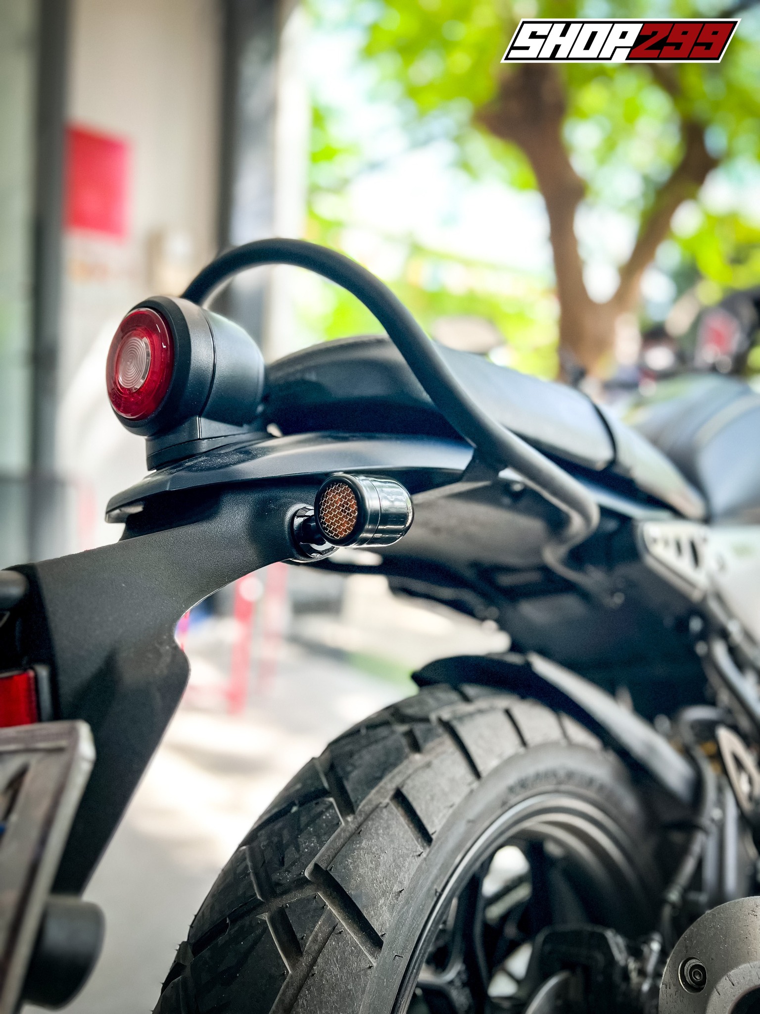 XI NHAN LED LƯỚI NGẮN - ĐEN XI NHAN LED LƯỚI NGẮN - ĐEN