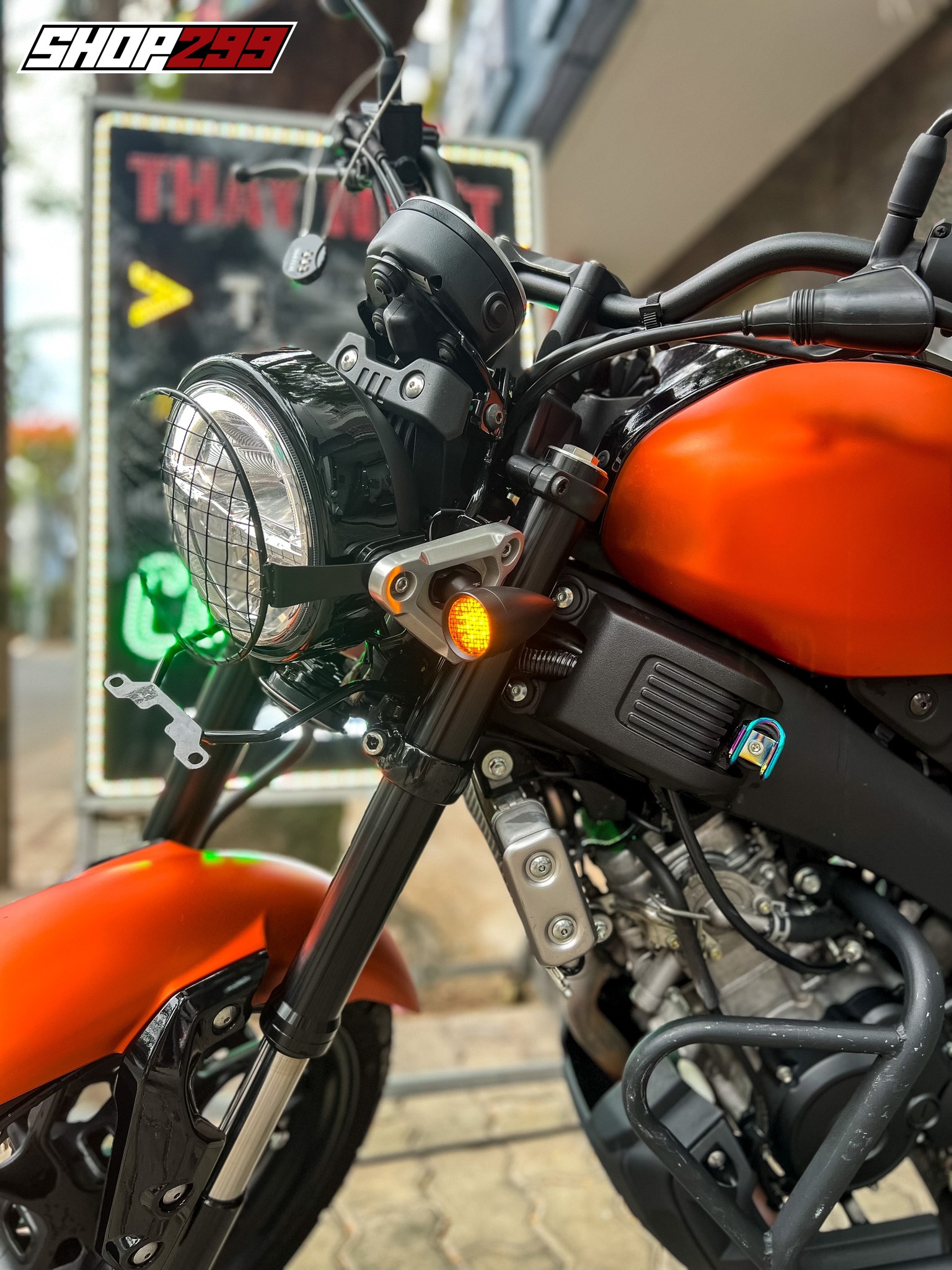XI NHAN LED LƯỚI NHỌN KIỂU HARLEY - ĐEN XI NHAN LED LƯỚI NHỌN KIỂU HARLEY - ĐEN