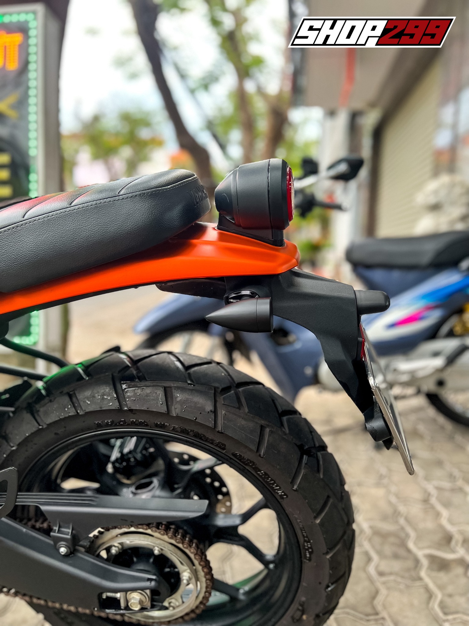 XI NHAN LED LƯỚI NHỌN KIỂU HARLEY - ĐEN XI NHAN LED LƯỚI NHỌN KIỂU HARLEY - ĐEN