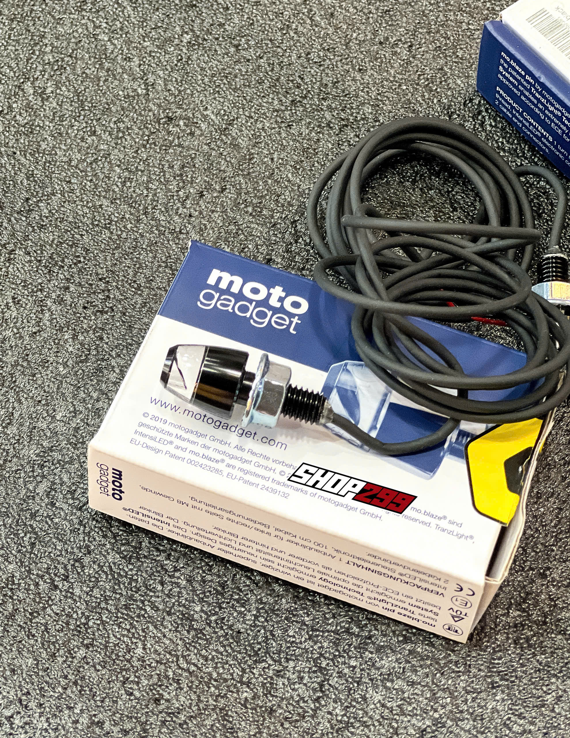 XI NHAN MOTOGADGET PIN CHÍNH HÃNG - CÁI XI NHAN MOTOGADGET PIN CHÍNH HÃNG - CÁI