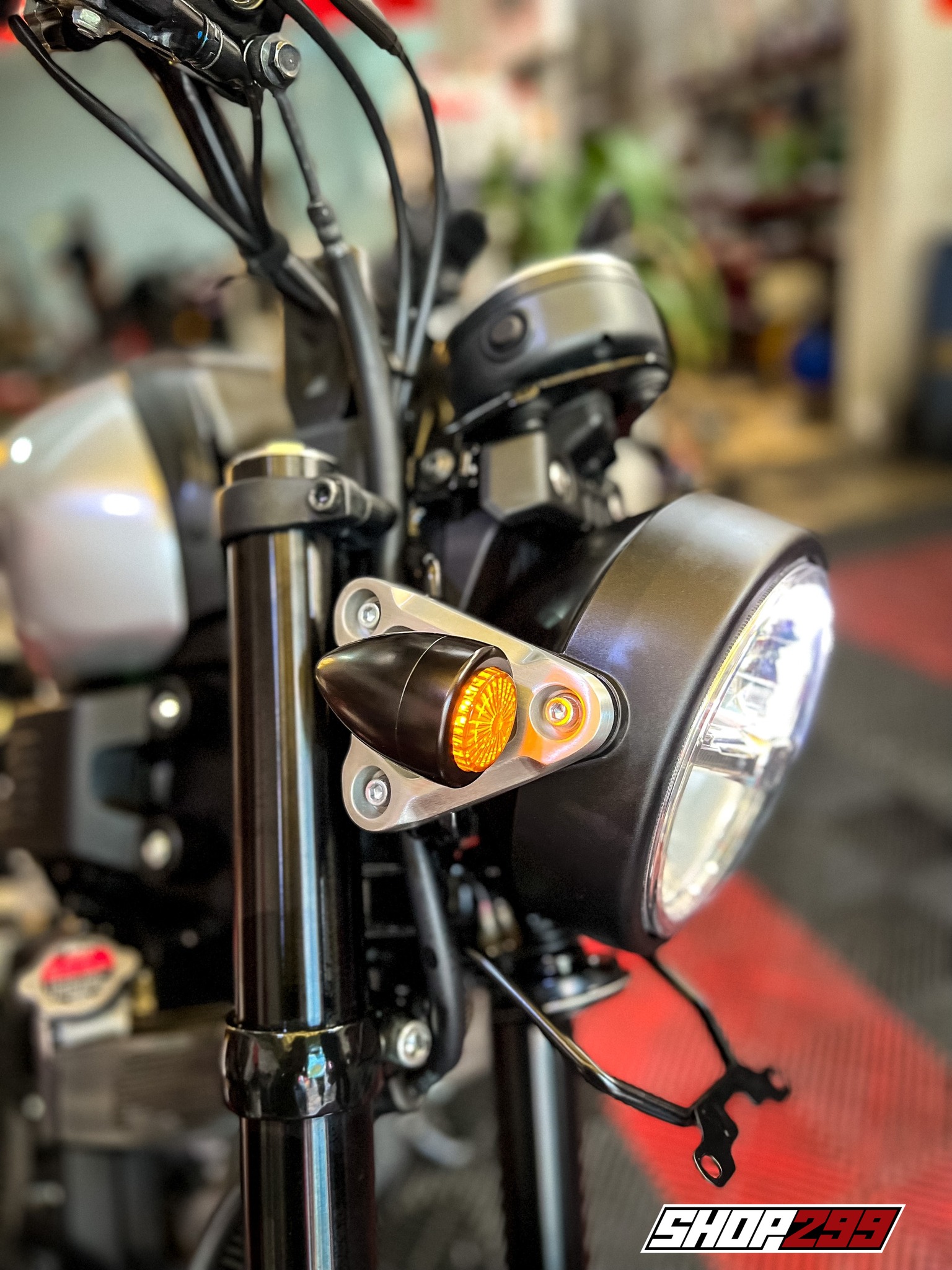 XI NHAN LED NHÔM CNC CỔ ĐIỂN - ĐEN XI NHAN LED NHÔM CNC CỔ ĐIỂN - ĐEN