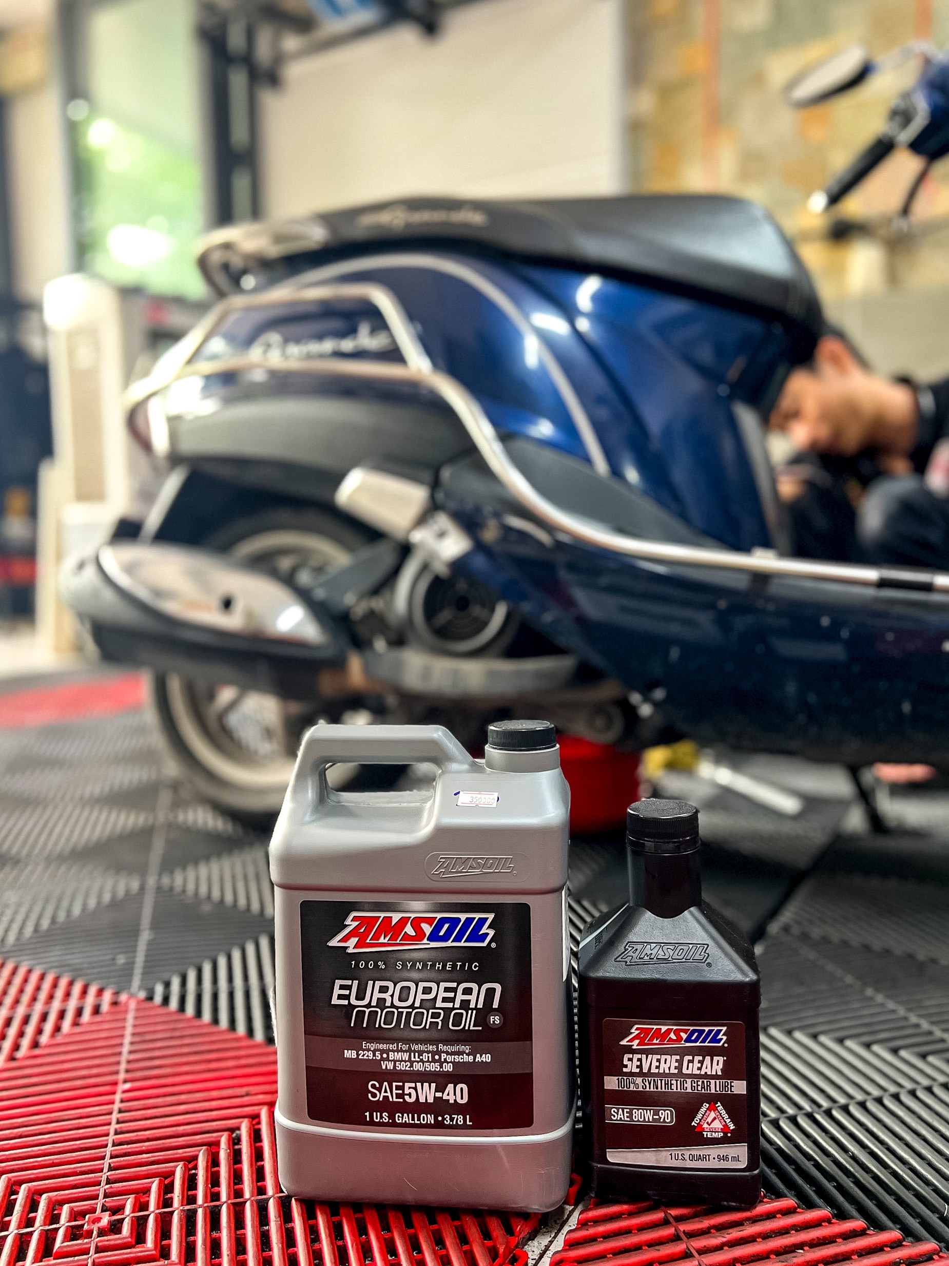 DẦU NHỚT TỔNG HỢP 100% NHẬP KHẨU MỸ AMSOIL EUROPEAN 5W40 - 3.78L DẦU NHỚT TỔNG HỢP 100% NHẬP KHẨU MỸ AMSOIL EUROPEAN 5W40 - 3.78L