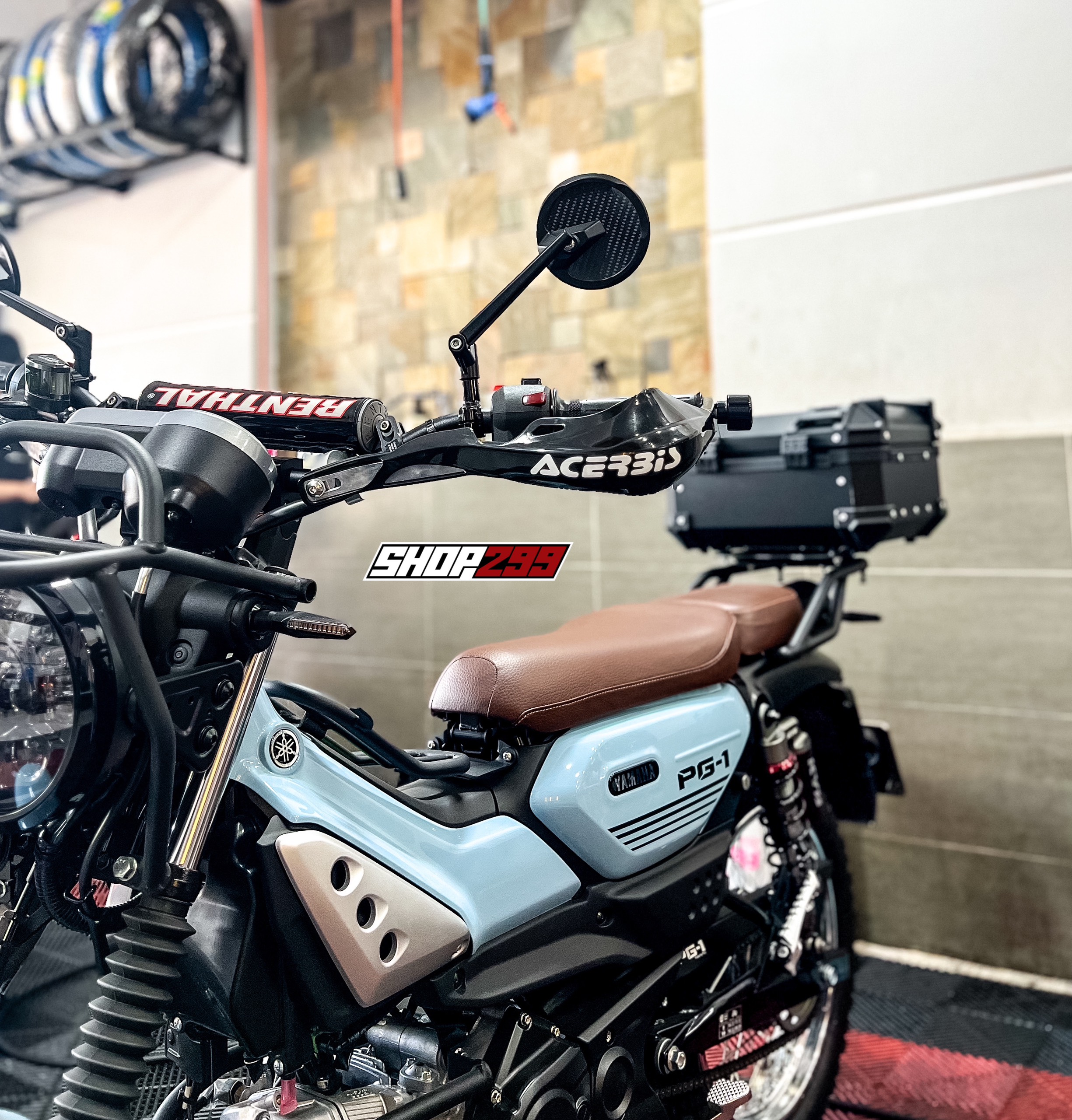 KÍNH CHIẾU HẬU TRÒN MAGAZI CARBON KÍNH CHIẾU HẬU TRÒN MAGAZI CARBON