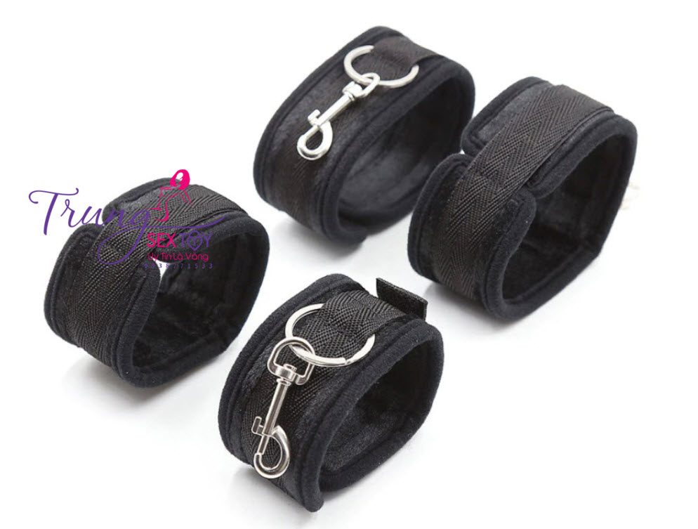 do choi bdsm day troi tren giuong do choi bdsm day troi tren giuong