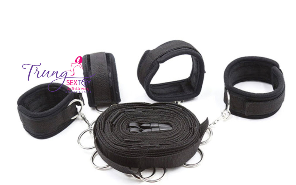 do choi bdsm day troi tren giuong do choi bdsm day troi tren giuong