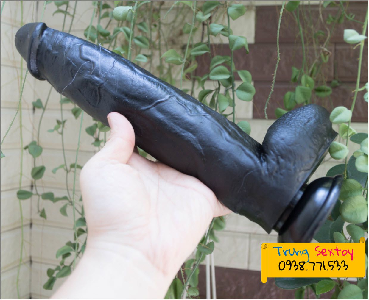 Dương vật giả hàng khủng màu đen Dương vật giả hàng khủng màu đen
