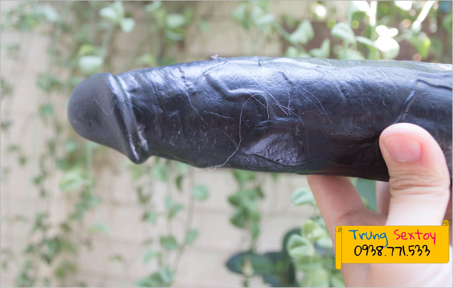Dương vật giả hàng khủng màu đen Dương vật giả hàng khủng màu đen
