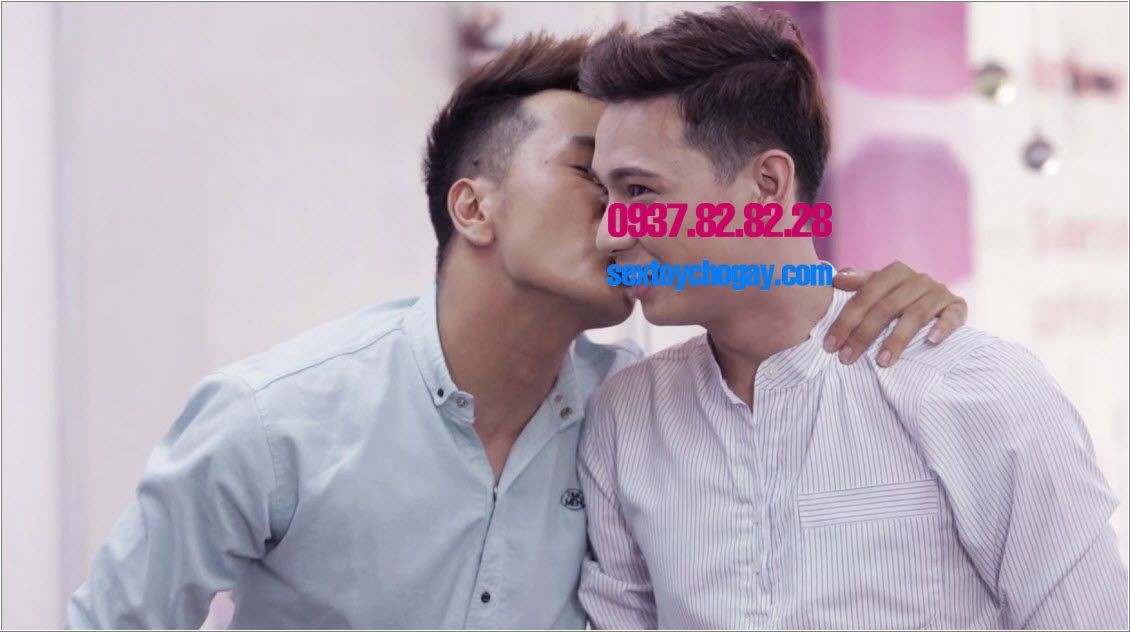 Trong chuyện quan hệ tình dục giữa nam và nam có những thuật ngữ mà chắc chăn chúng ta cần phải biết để phân biệt được vị trí nhất định của mỗi người , vì vậy nếu bạn đã biết va xác định được mình là gì Top , Bot hay Varsatile thì bài viết này không dành cho bạn . Top (Trên) : là người được chịch nhé Bottom (Dưới): là người bị chịch nha Versatile (trên và dưới tùy hứng): tùy theo cảm hứng bị chịch hay được chịch gì cũng khoái Vậy bạn là là mẫu người nào trong các mẫu Gay trên cùng nhau tìm hiểu nhé bài viết hôm nay mình xin chia sẽ cách nhận biết thế nào là Top lam sao biết mình là top hay bot