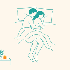 Tư Thế Úp Thìa: Từ Cái Ôm Ngủ Đến Lúc Gần Nhau Nhất