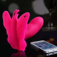 Sướng tê âm đạo với dương vật giả điều khiển từ xa  Realov Lydia