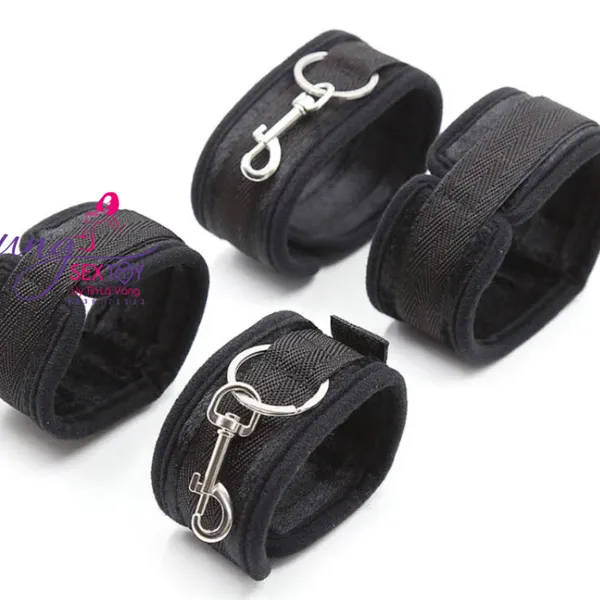 Hệ thống dây trói trên giường đồ chơi bdsm