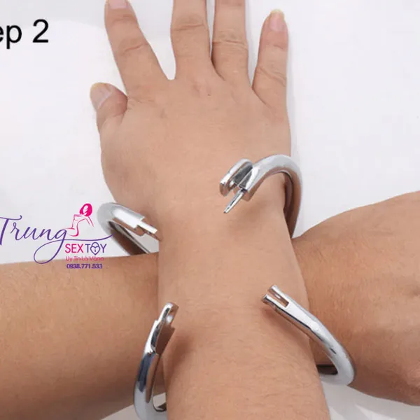 Đô Chơi BDSM Khóa Tay Chữ X Làm Bằng Thép Không Gỉ