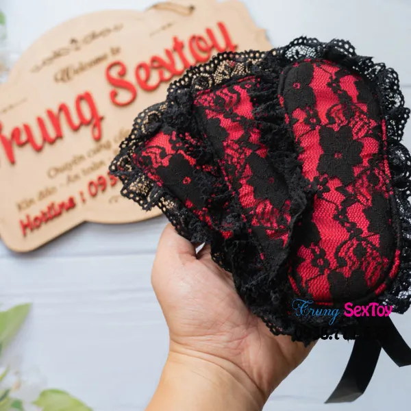 Combo đồ chơi dành cho dân BDSM gồm bịt mắt và trói tay 