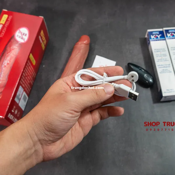 Dương vật giả rung thụt 15cm này giúp bạn có trải nghiệm tình dục tuyệt vời
