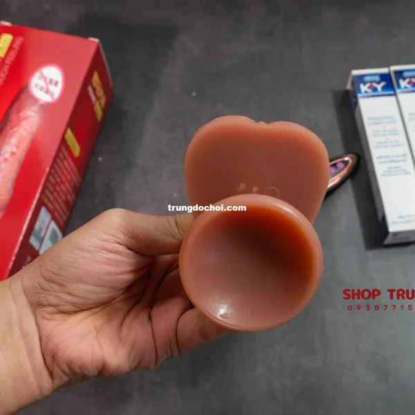 Dương vật giả rung thụt 15cm này giúp bạn có trải nghiệm tình dục tuyệt vời