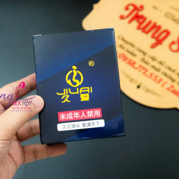 Bao cao su có quai đeo màu đen mạnh mẽ 
