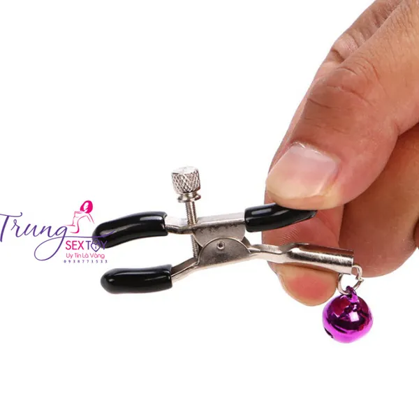Dụng cụ kẹp ngực - Đồ chơi BDSM khiến cuộc yêu thêm mãnh liệt 