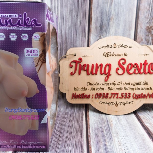 Búp bê tình dục Annika khiêu khích đến từng chi tiết