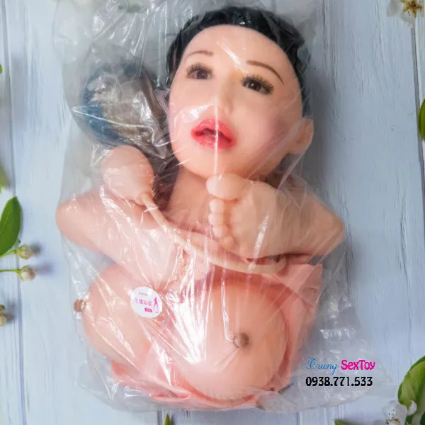 Mê mẩn, sung sướng với búp bê tình dục bơm hơi navi