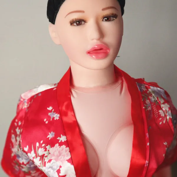 Mê mẩn, sung sướng với búp bê tình dục bơm hơi navi