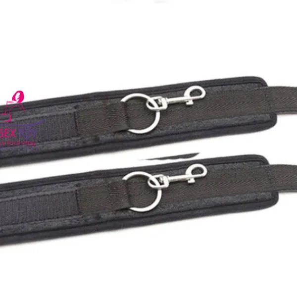 Hệ thống dây trói trên giường đồ chơi bdsm