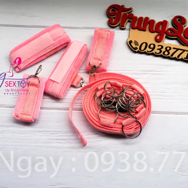 Hệ thống dây trói trên giường đồ chơi bdsm