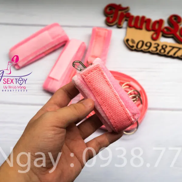 Hệ thống dây trói trên giường đồ chơi bdsm