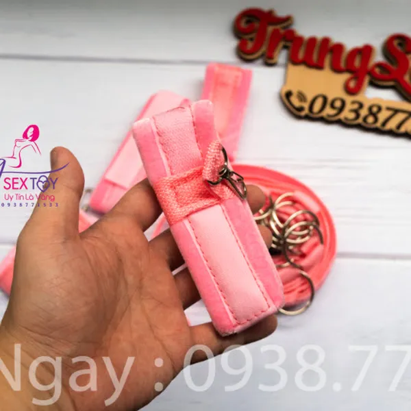 Hệ thống dây trói trên giường đồ chơi bdsm