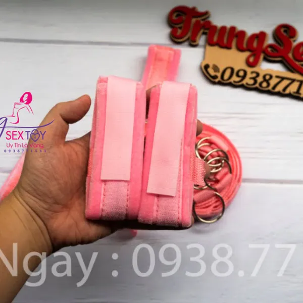 Hệ thống dây trói trên giường đồ chơi bdsm