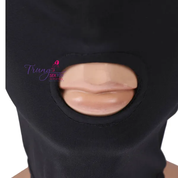 Dụng cụ bịt mặt bạo dâm khiến các cặp đôi phải rên ứ ừ