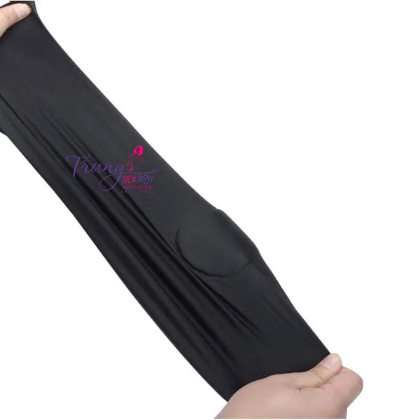 Dụng cụ bịt mặt bạo dâm khiến các cặp đôi phải rên ứ ừ