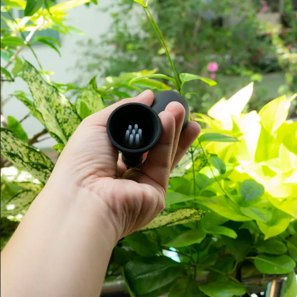 Dụng cụ rung lắc kích thích vú dành cho chị em 