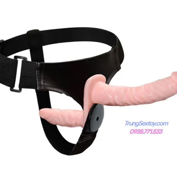 Chán làm tình - Sao không thử dương vật giả dây đeo hai đầu Sextoy dành riêng cho Les?