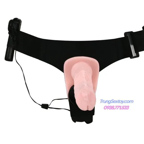 Chán làm tình - Sao không thử dương vật giả dây đeo hai đầu Sextoy dành riêng cho Les?