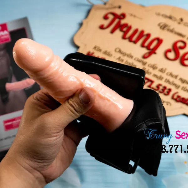 Dương vật giả dây đeo rỗng ruột có rung chất lượng trong mỗi cuộc yêu
