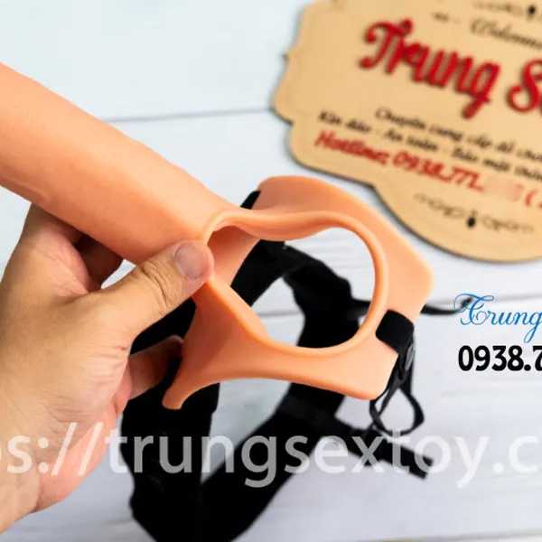 Dương Vật Giả Dây Đeo Rỗng Ruột Lovetoy Cho Nam