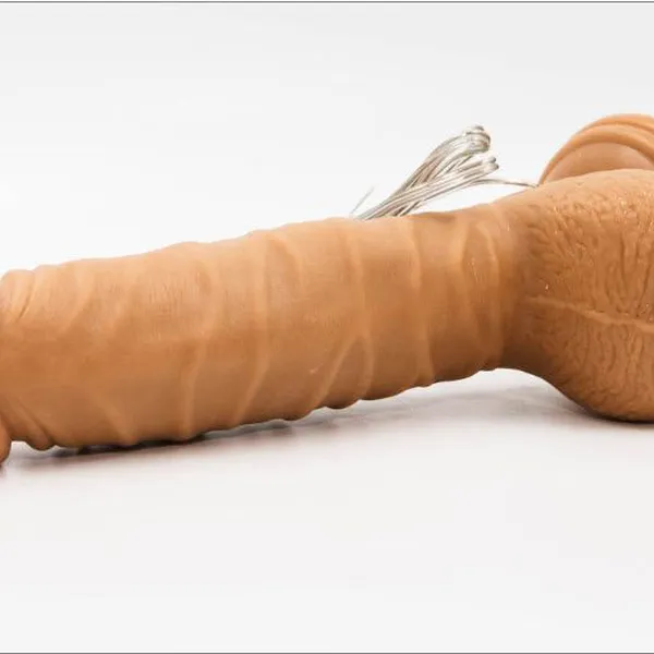 Dương vật giả Lovetoy 8.5 inch đưa nàng lên đỉnh dễ dàng