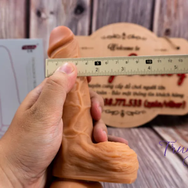 Dương vật giả gắn tường Yeain rung ngoáy như thật điều khiển từ xa
