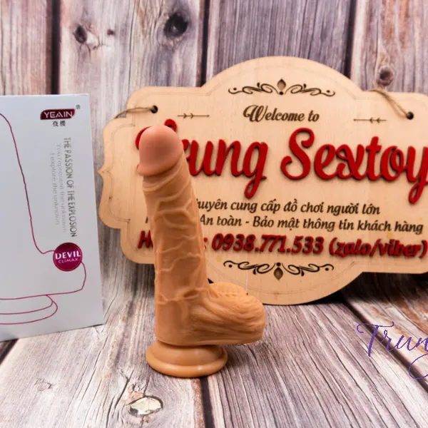 Dương vật giả gắn tường Yeain rung ngoáy như thật điều khiển từ xa